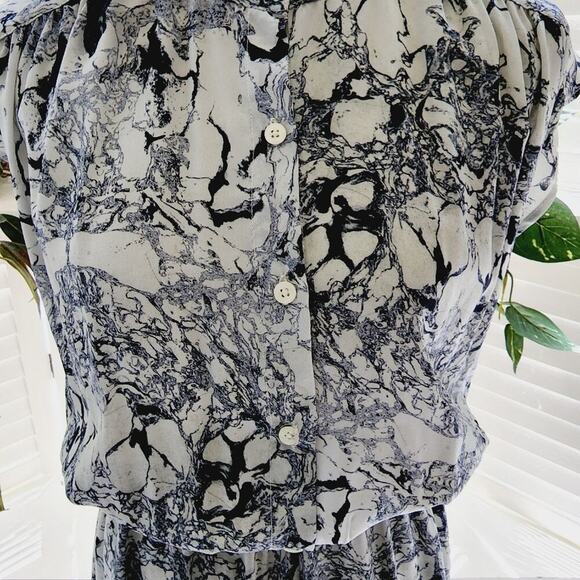 THE PODOLLS SILK GRAY BLK BUTTON DOWN DRESS SIZE SMALL - Picture 2 of 9